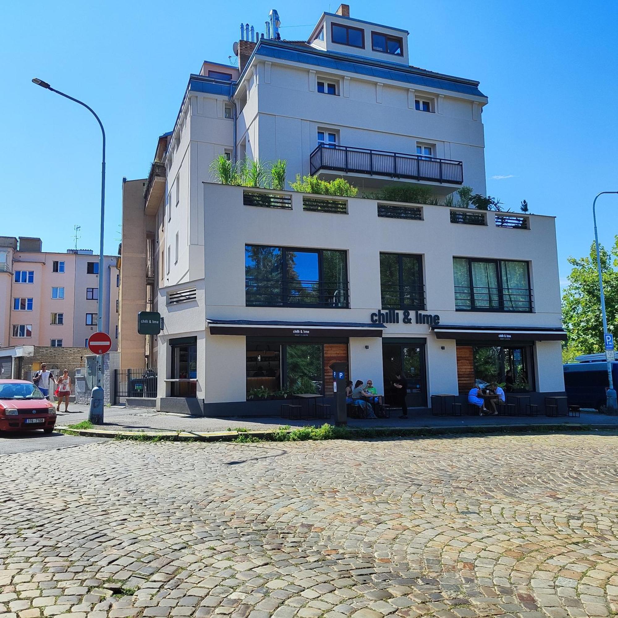 Apartment Big Windows Прага Екстер'єр фото